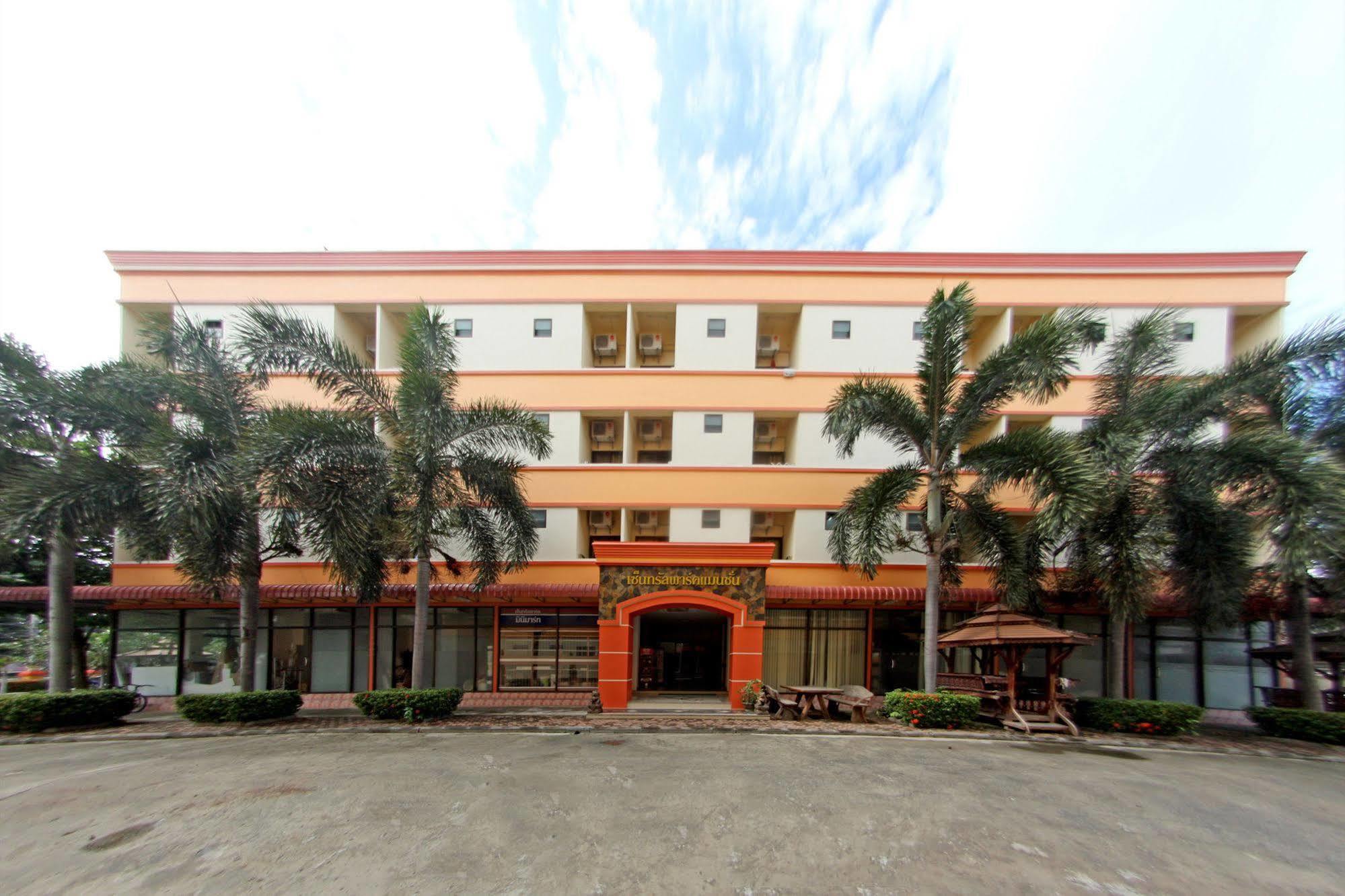 Central Park Hotel Sing Buri Exterior photo